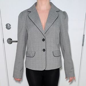 ✨SALE: 3 for $25!✨ Grey Blazer Size Medium